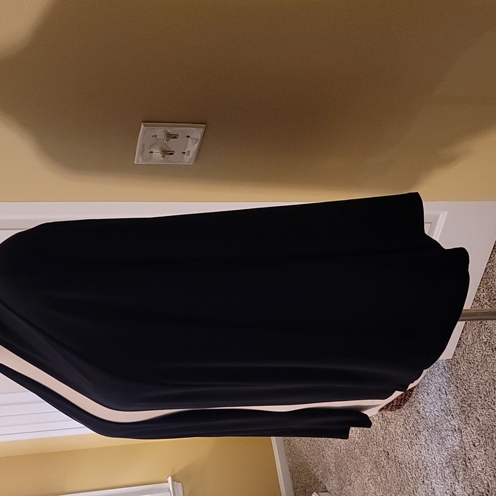 Black Open Front - Picture 4 of 8